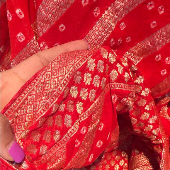 Red and White Patterned bandhni saree sari - Picture 7 of 8